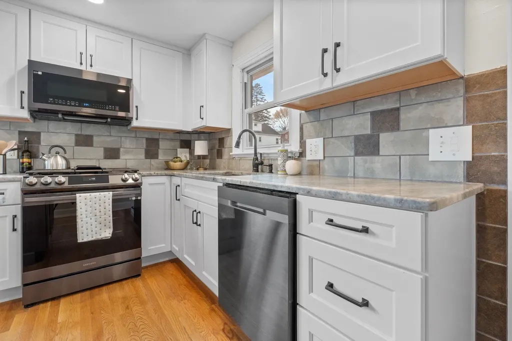 47 Rosedale Avenue Manchester NH 03103