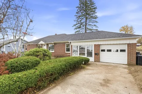 47 Rosedale Avenue Manchester NH 03103