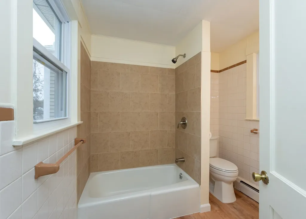 8 Laurel Street Derry NH 03038