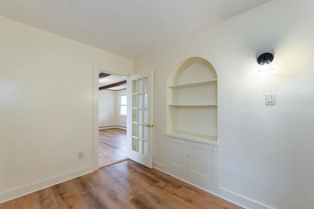 8 Laurel Street Derry NH 03038