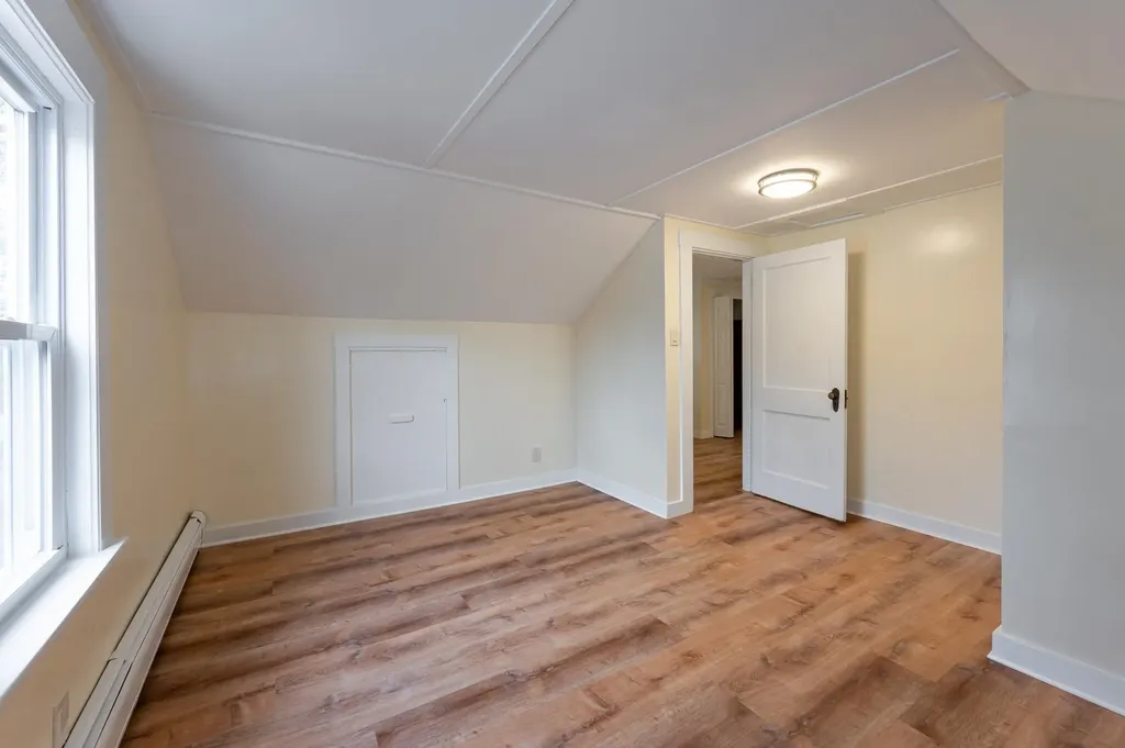 8 Laurel Street Derry NH 03038