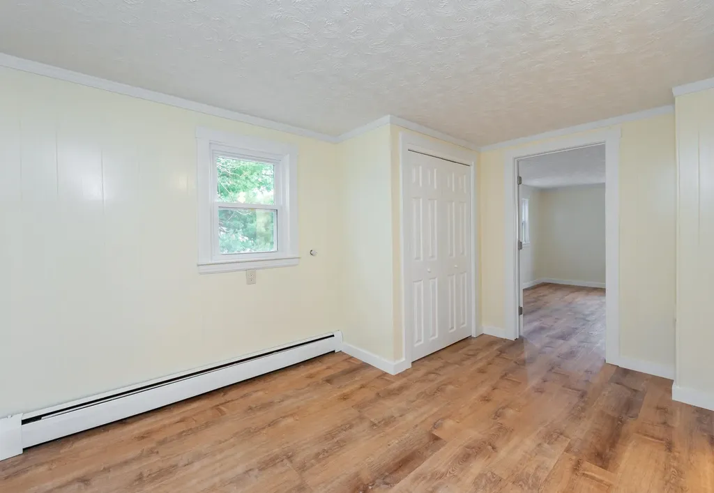 8 Laurel Street Derry NH 03038