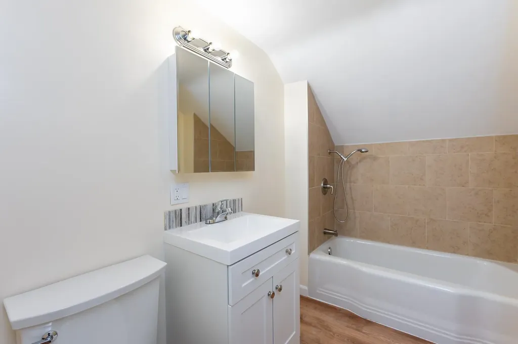 8 Laurel Street Derry NH 03038