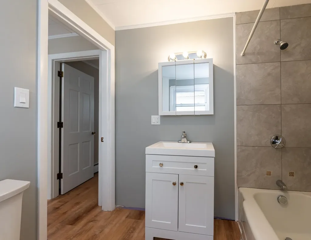 8 Laurel Street Derry NH 03038