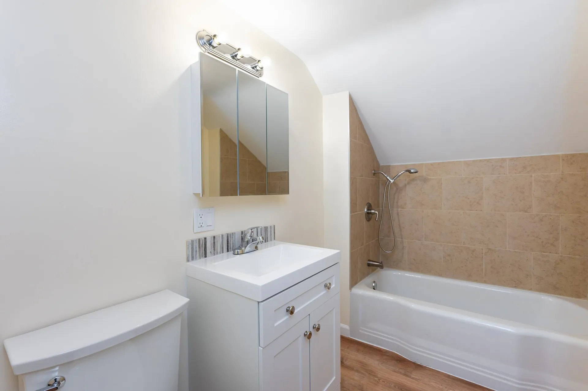 8 Laurel Street Derry NH 03038