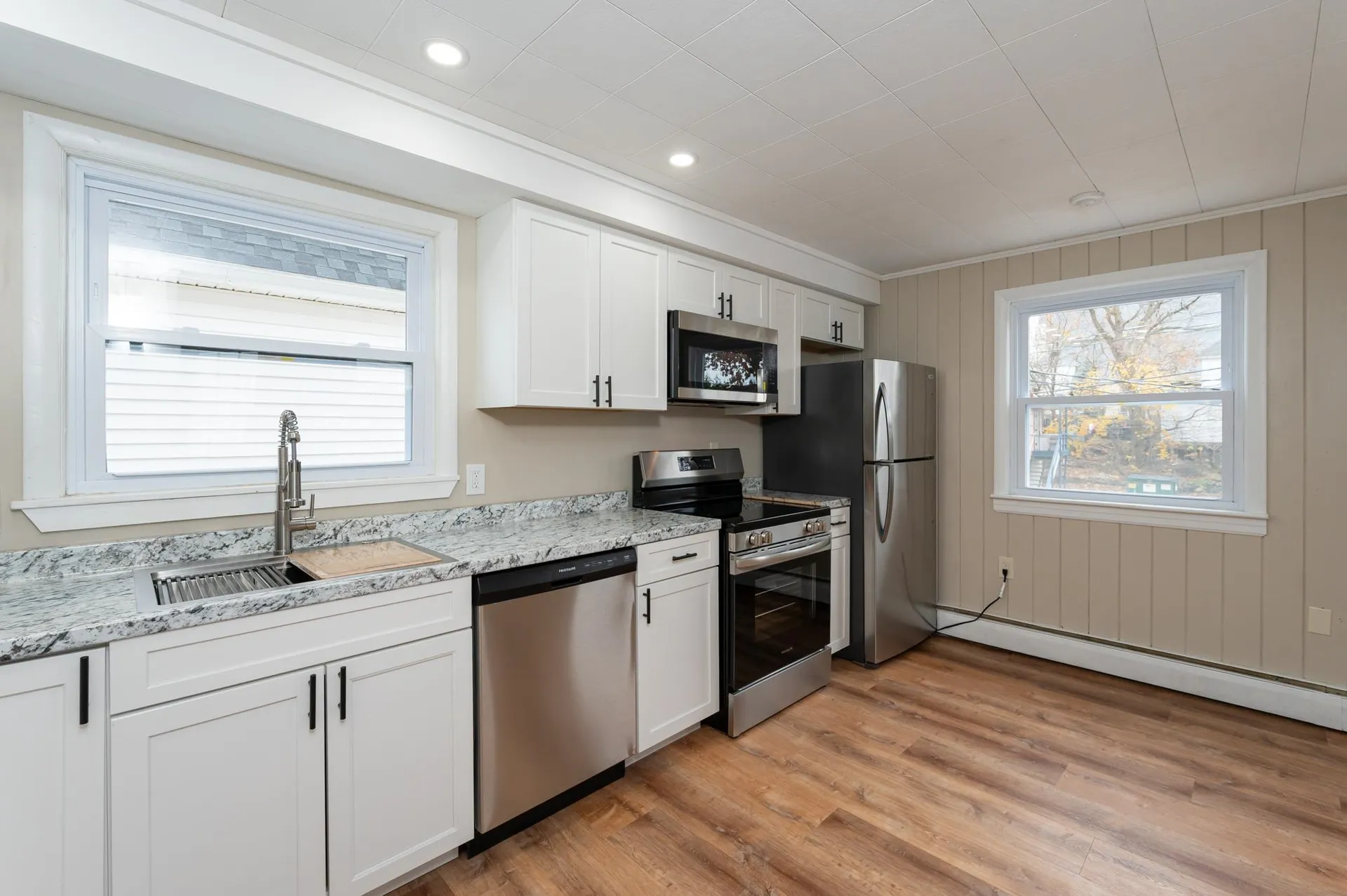 8 Laurel Street Derry NH 03038