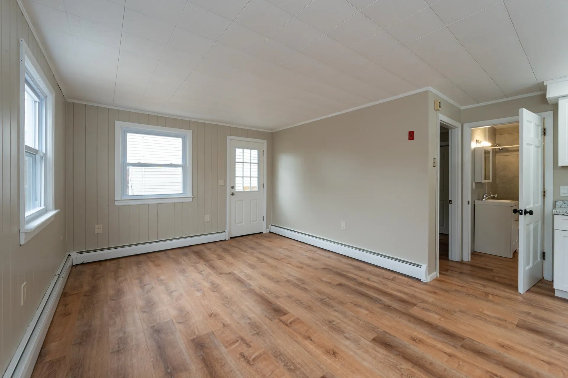 8 Laurel Street Derry NH 03038