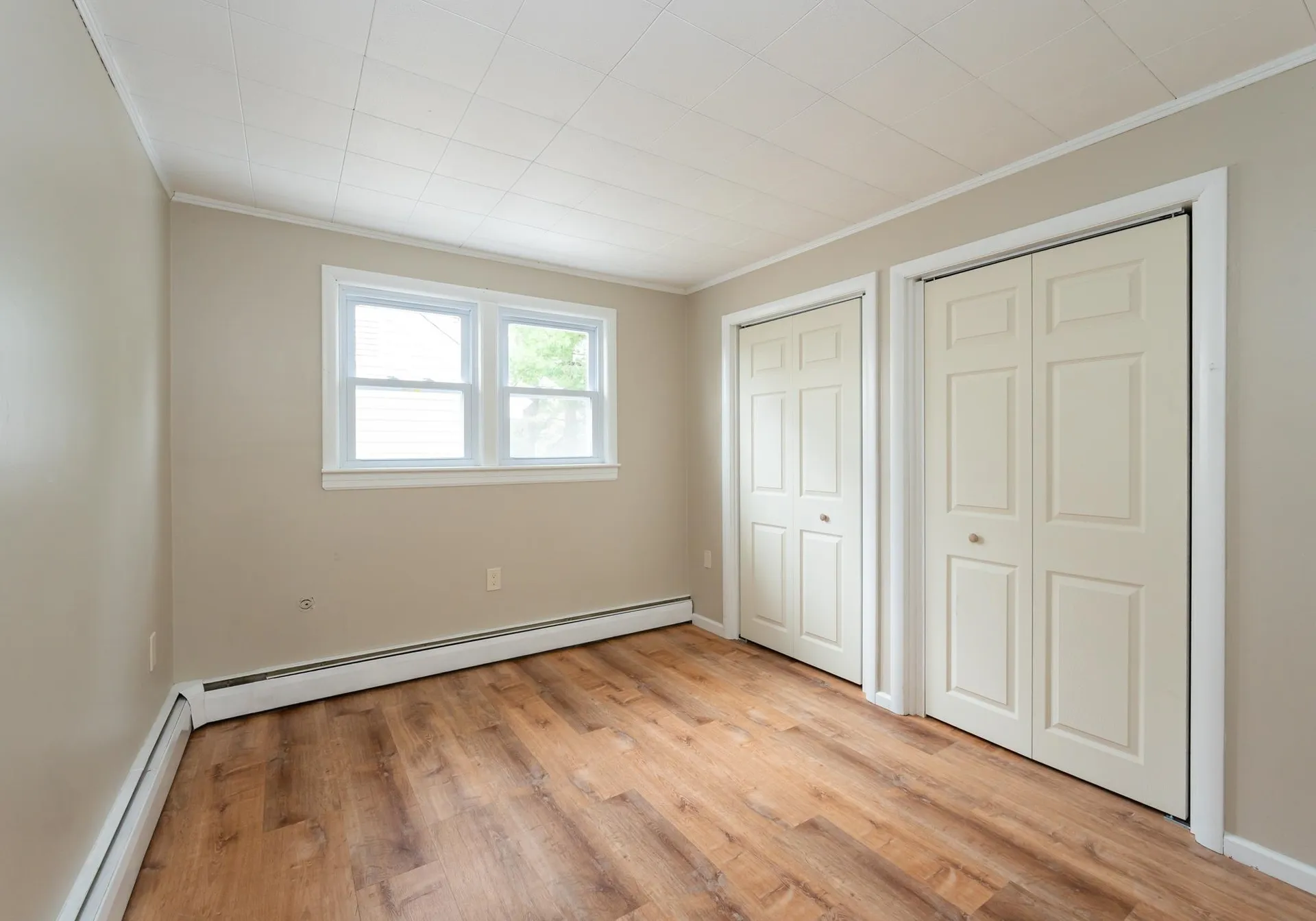 8 Laurel Street Derry NH 03038