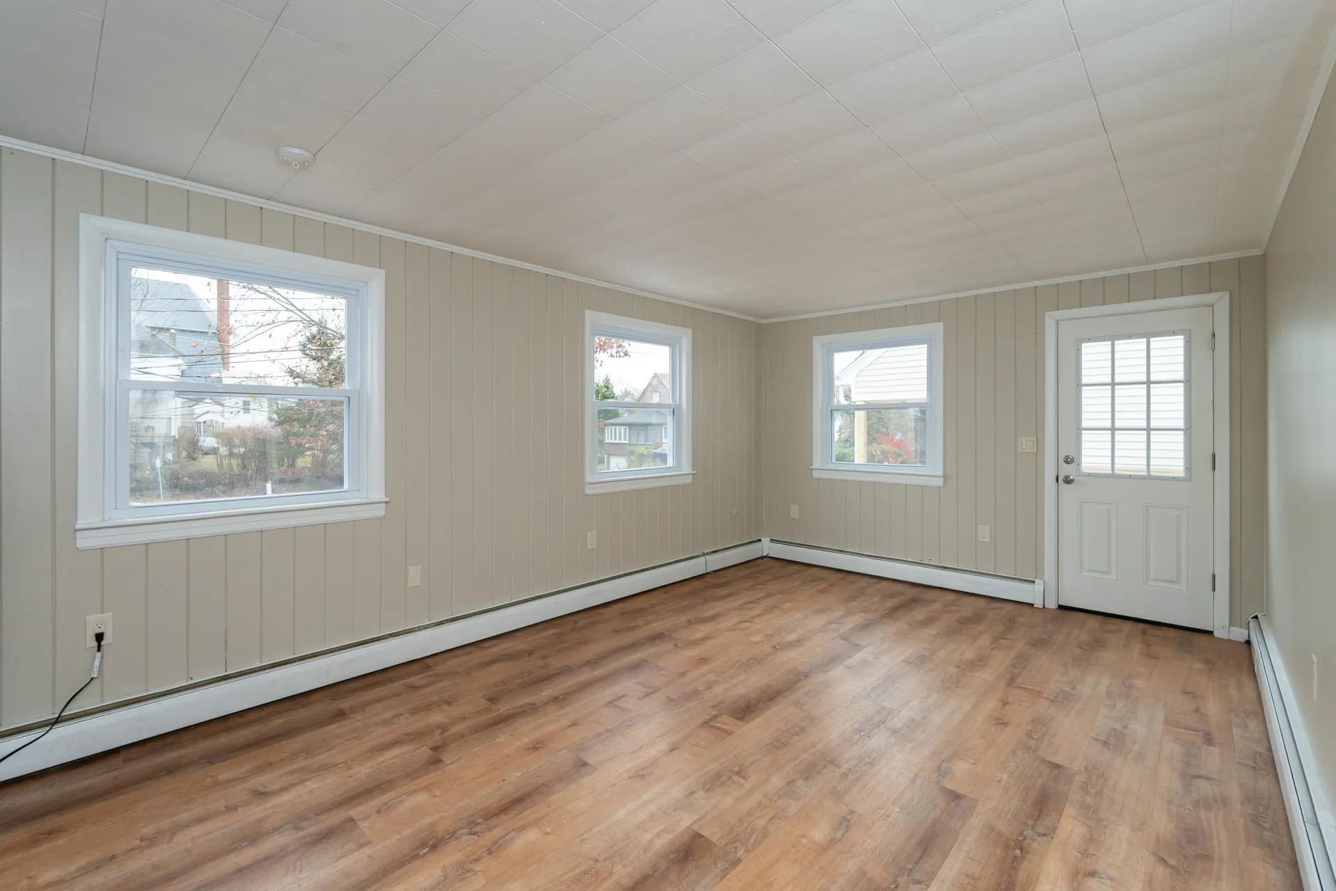 8 Laurel Street Derry NH 03038