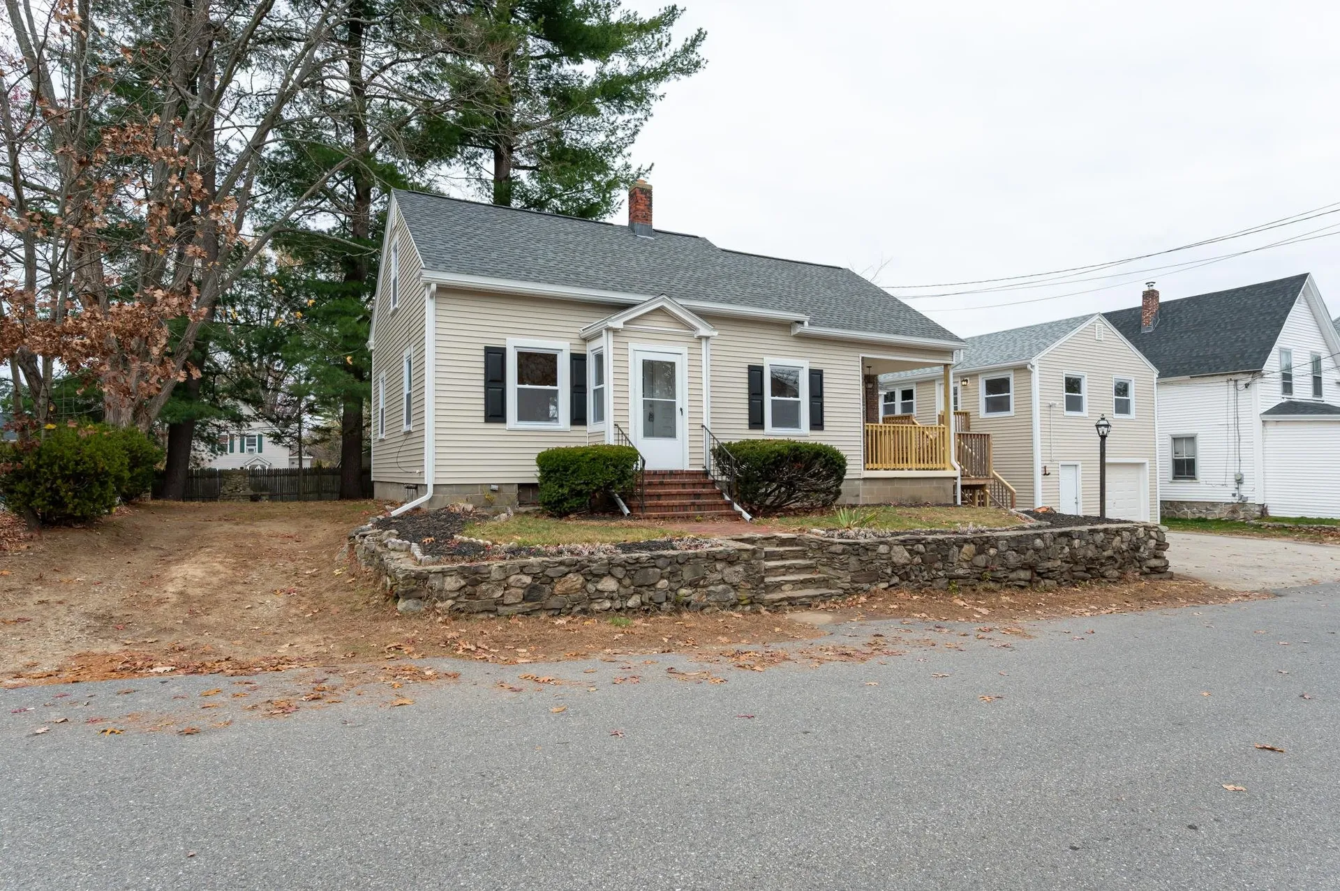 8 Laurel Street Derry NH 03038