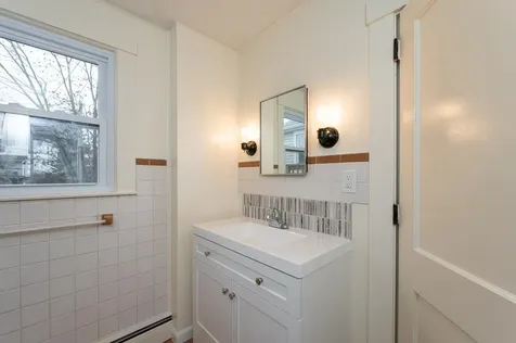 8 Laurel Street Derry NH 03038