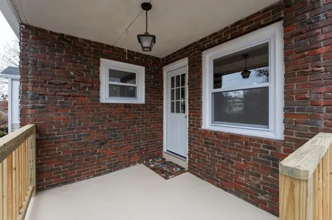 8 Laurel Street Derry NH 03038