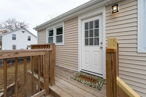 8 Laurel Street Derry NH 03038