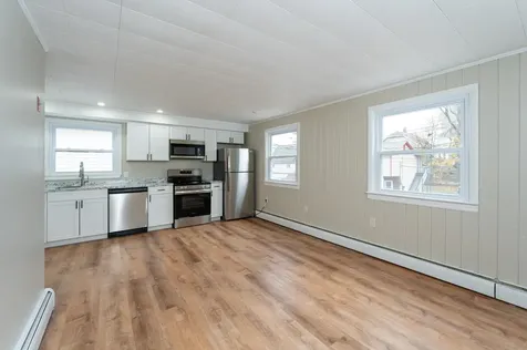 8 Laurel Street Derry NH 03038