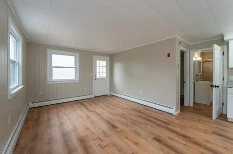 8 Laurel Street Derry NH 03038