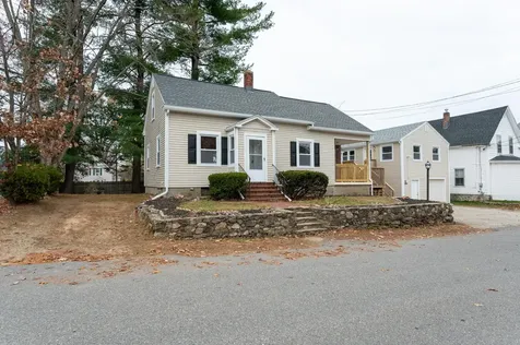 8 Laurel Street Derry NH 03038