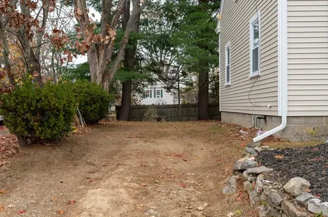 8 Laurel Street Derry NH 03038