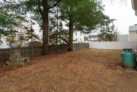 8 Laurel Street Derry NH 03038