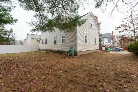 8 Laurel Street Derry NH 03038