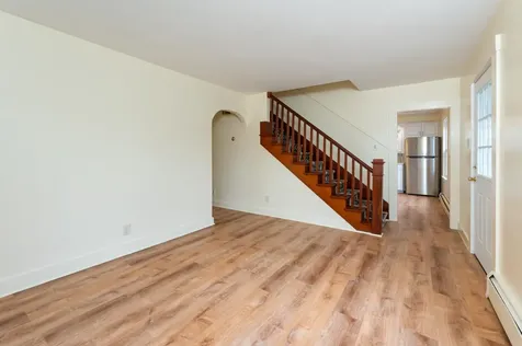 8 Laurel Street Derry NH 03038