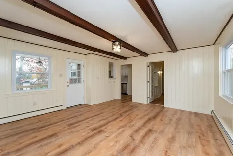 8 Laurel Street Derry NH 03038