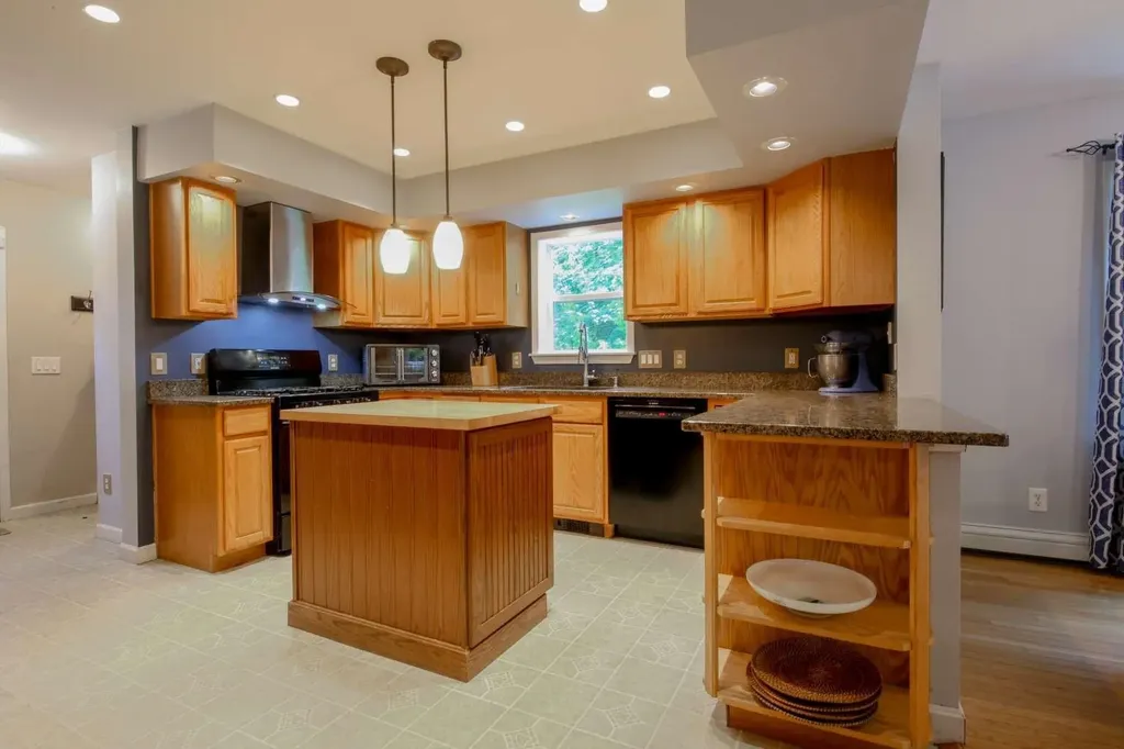 1180 North Road Sunderland VT 05252