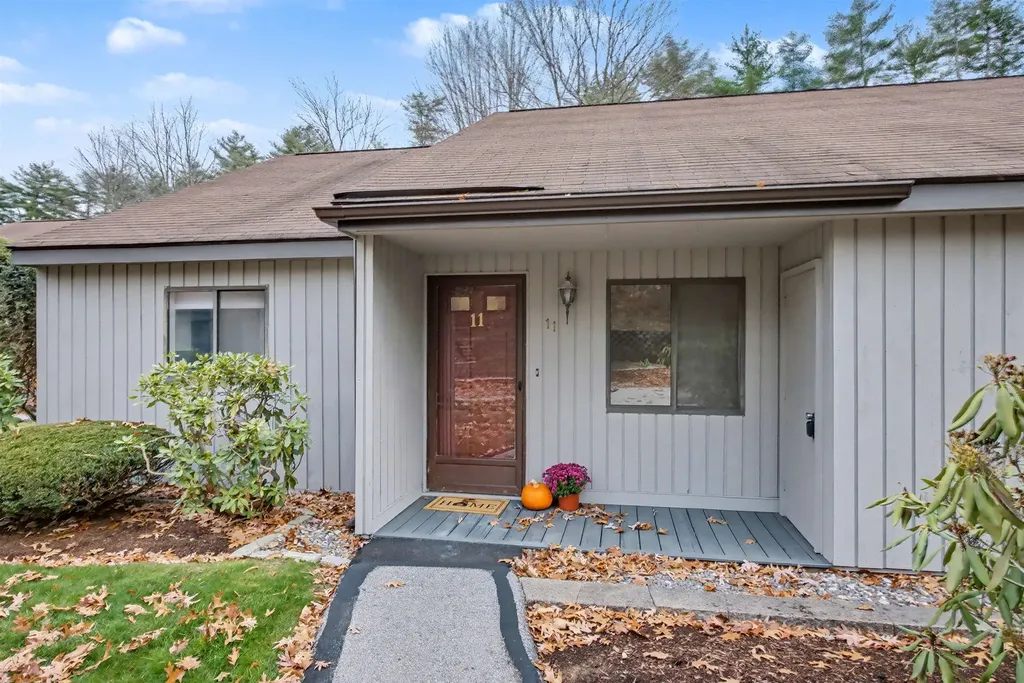 11 Essex Green Court Merrimack NH 03054