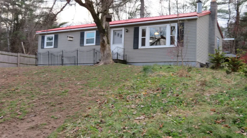 307 Dearborn Road Pembroke NH 03275