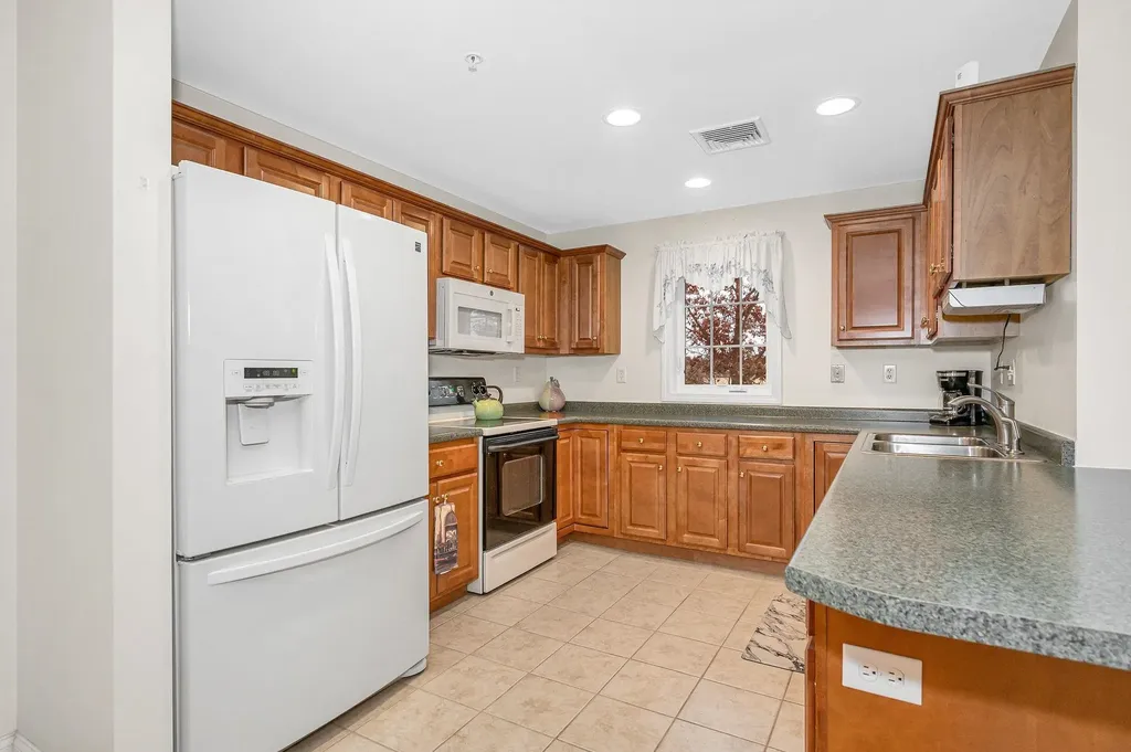 59 Cluff Road Salem NH 03079