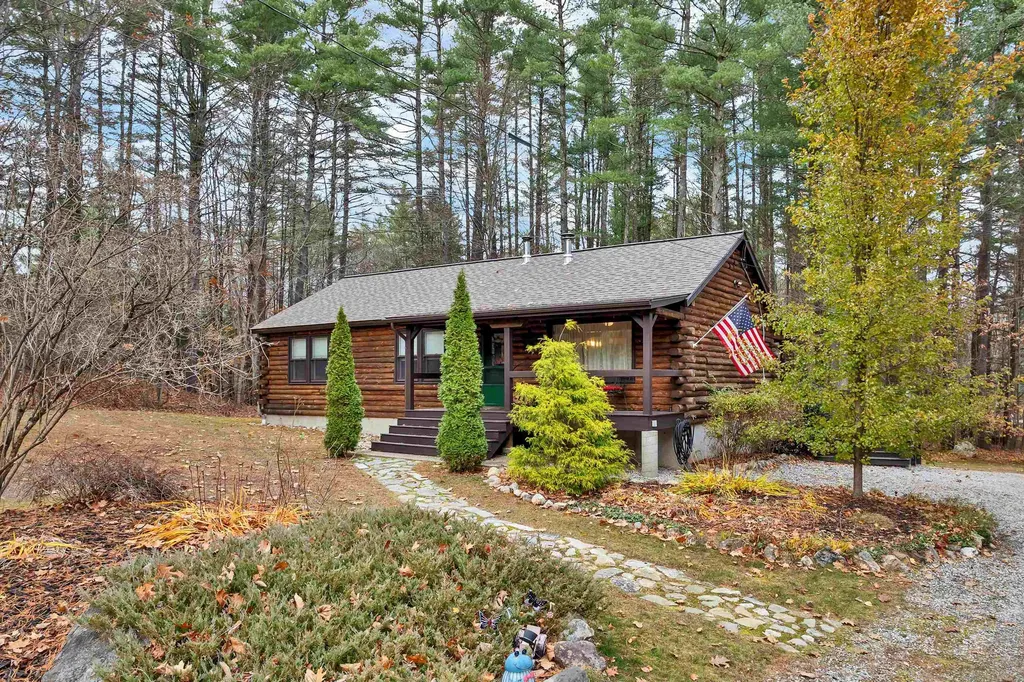 24 Whippoorwill Lane Bedford NH 03110
