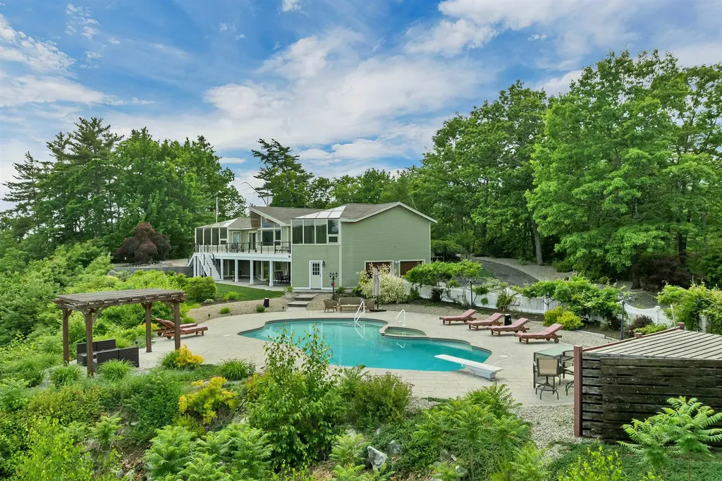 141 Lakewood Drive Alton NH 03810