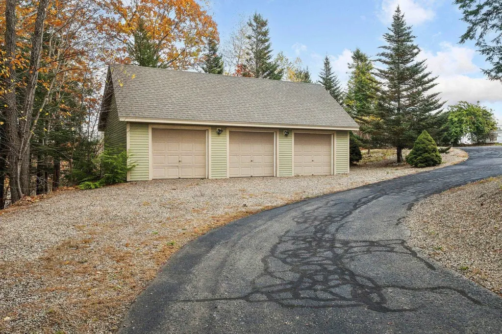 141 Lakewood Drive Alton NH 03810