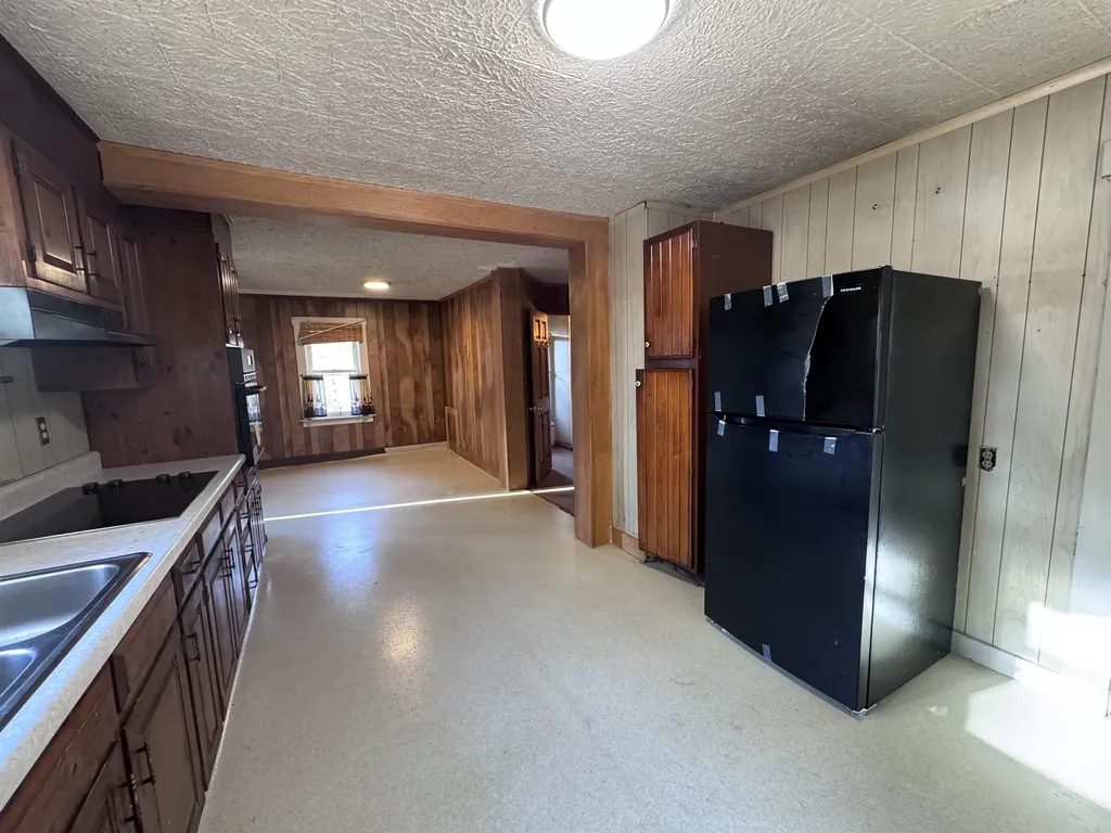 272 Maple Avenue Claremont NH 03743