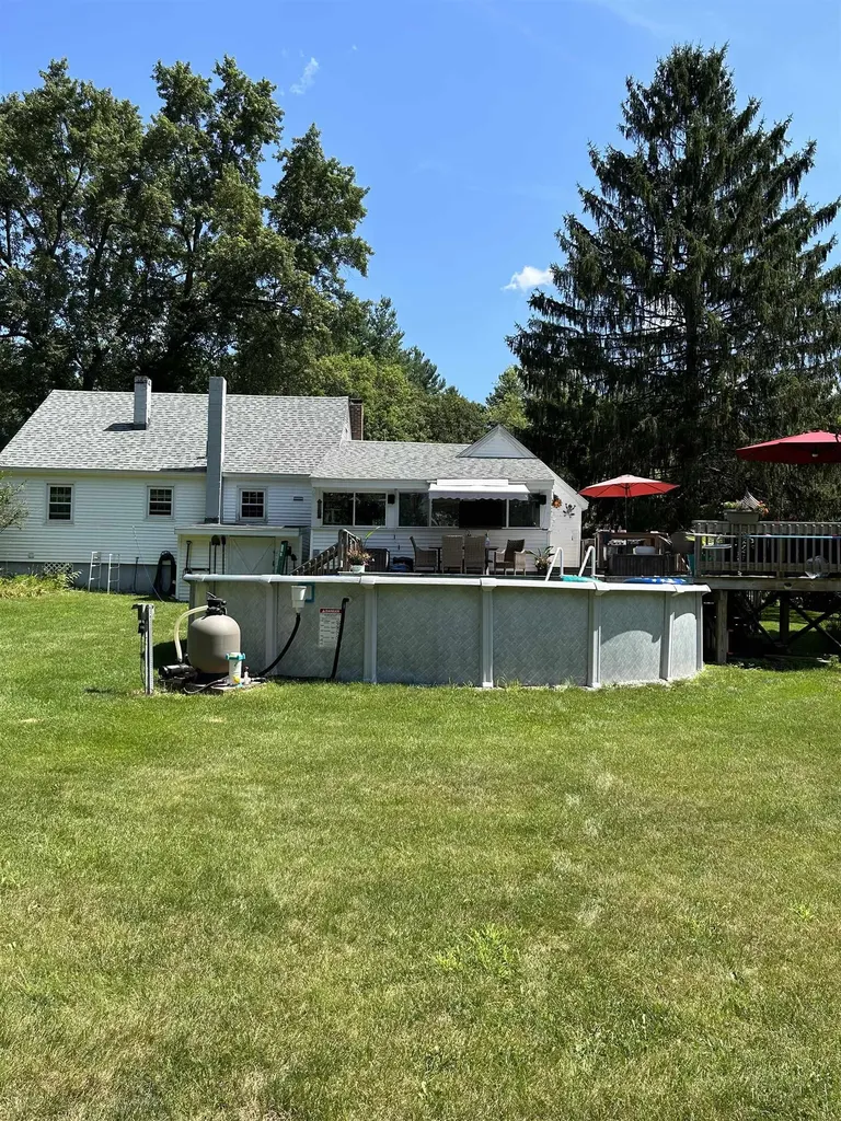 12 Louise Drive Litchfield NH 03052