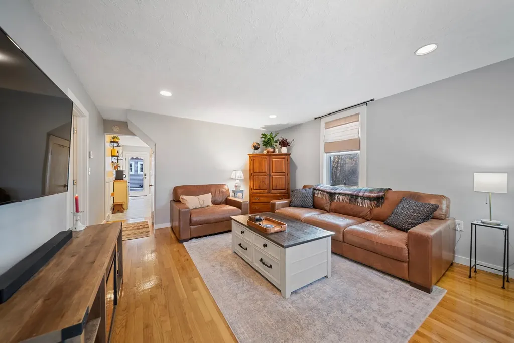 38 Bartley Hill Road Londonderry NH 03053