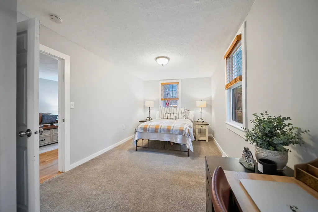 38 Bartley Hill Road Londonderry NH 03053