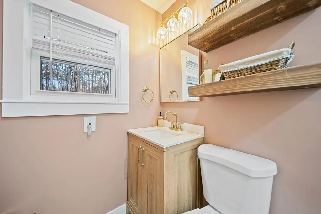 38 Bartley Hill Road Londonderry NH 03053