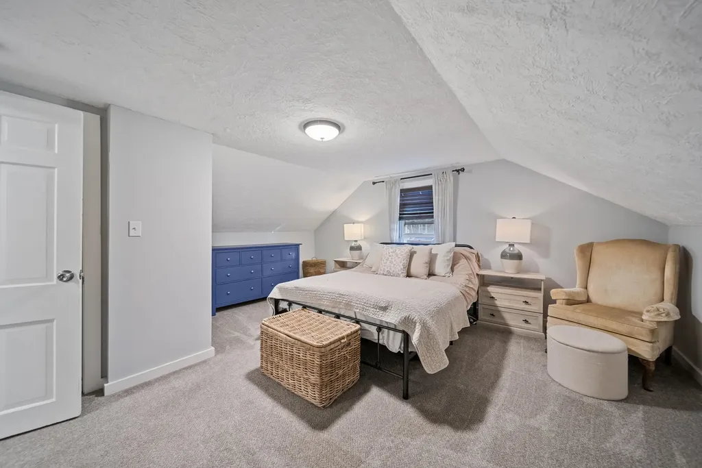 38 Bartley Hill Road Londonderry NH 03053