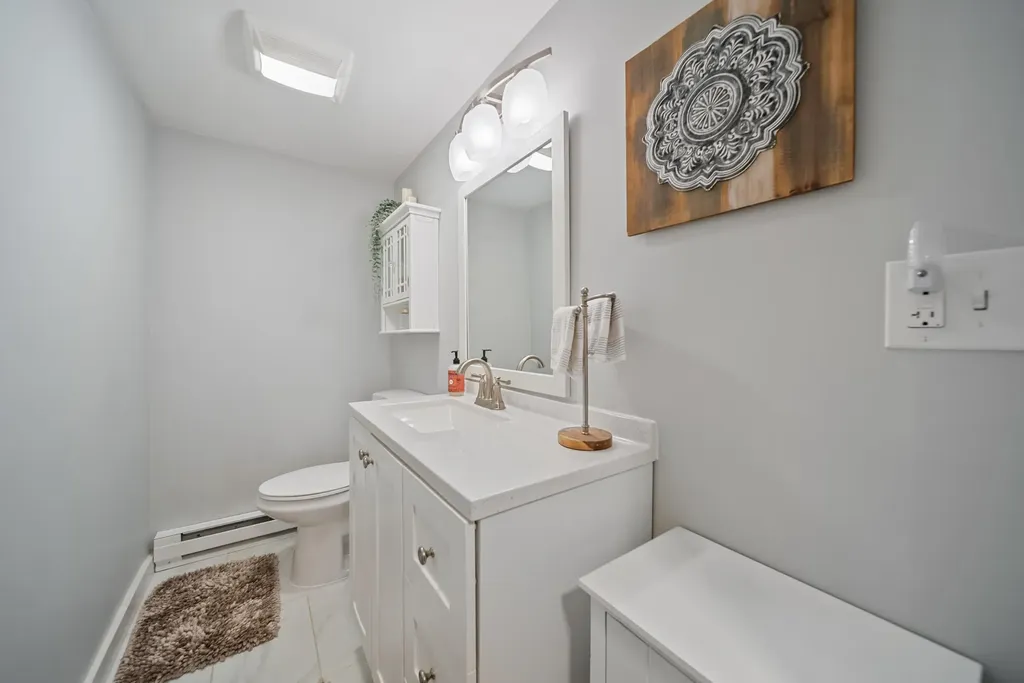 38 Bartley Hill Road Londonderry NH 03053