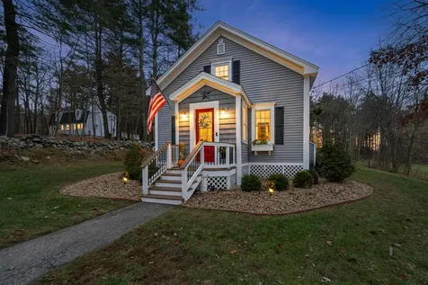 38 Bartley Hill Road Londonderry NH 03053