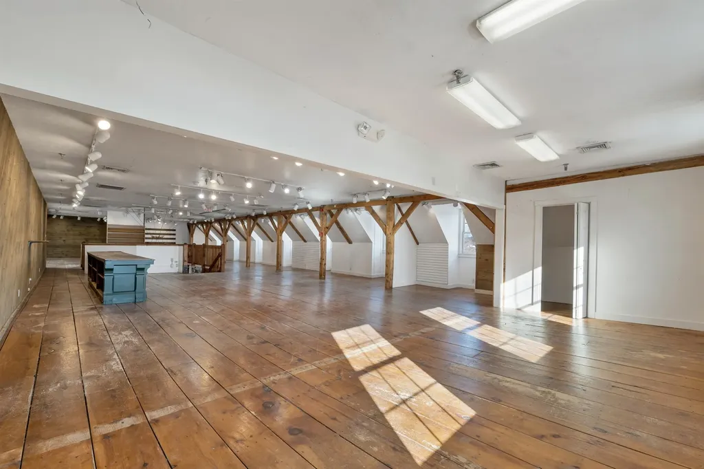 312 Dw Highway Meredith NH 03253