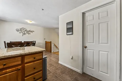 5 Lynn Drive Merrimack NH 03054