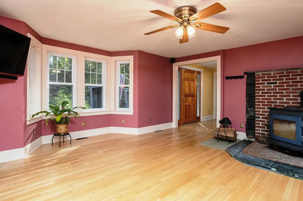 7 Arrowwood Road New Boston NH 03070