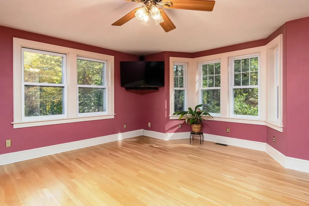 7 Arrowwood Road New Boston NH 03070