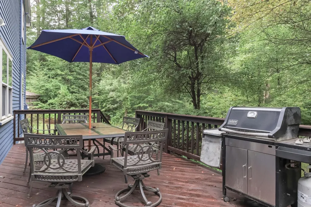 7 Arrowwood Road New Boston NH 03070