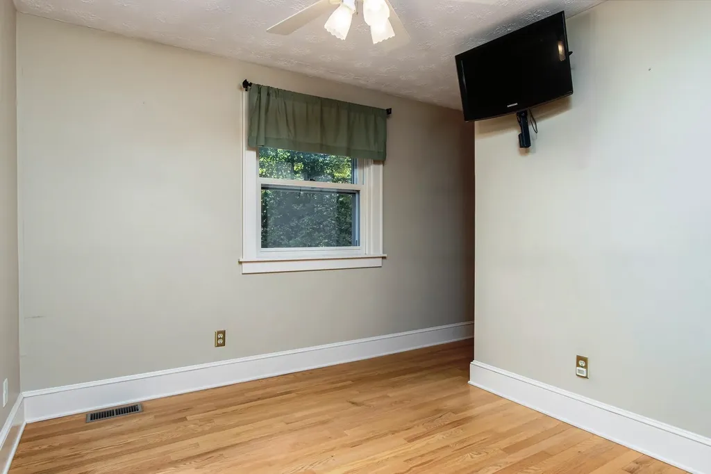 7 Arrowwood Road New Boston NH 03070