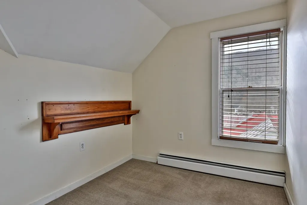 109 Park Row Rochester VT 05767