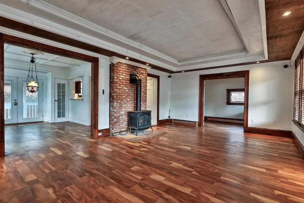 109 Park Row Rochester VT 05767