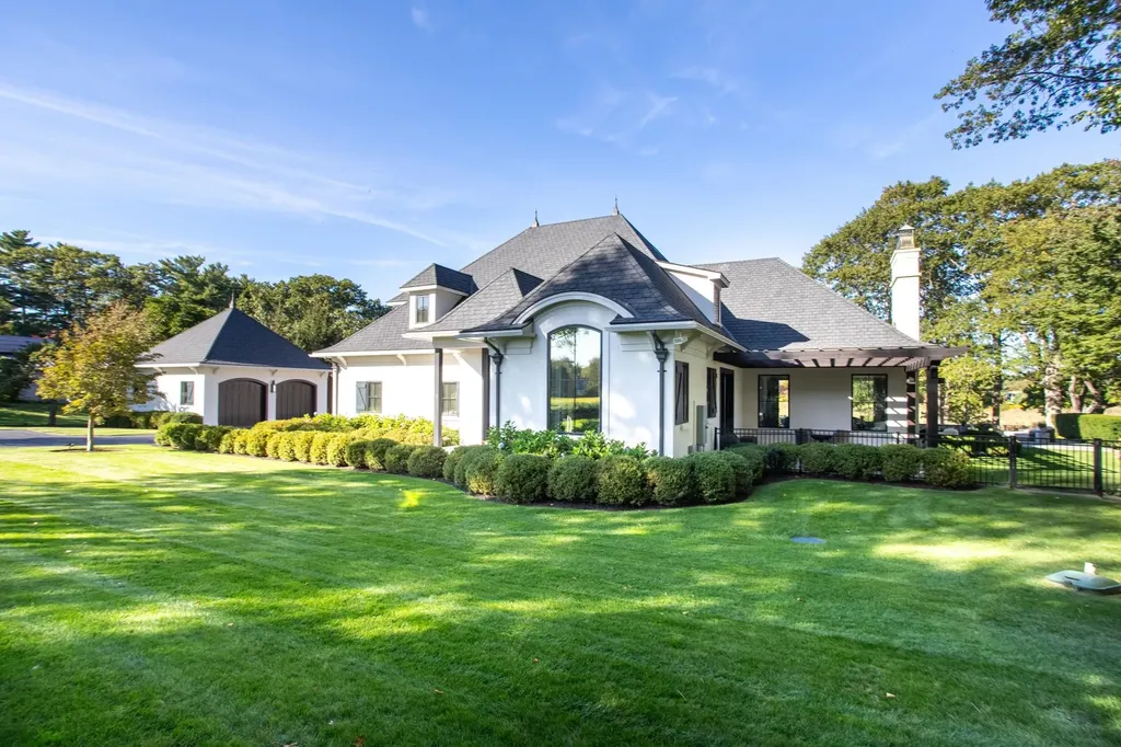 12 Runnymede Drive North Hampton NH 03862