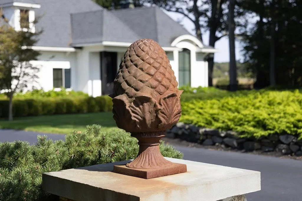 12 Runnymede Drive North Hampton NH 03862